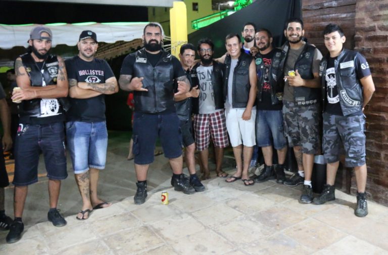 Os Lobos do Asfalto e outros amigos motociclistas. | Foto: Lulu/Surubim News