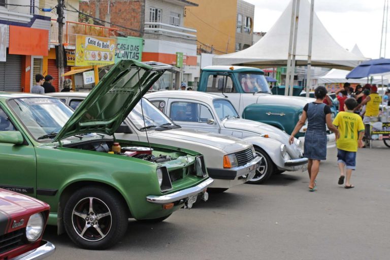 3º Encontro de Carros Antigos. | Foto: Lulu/Surubim News