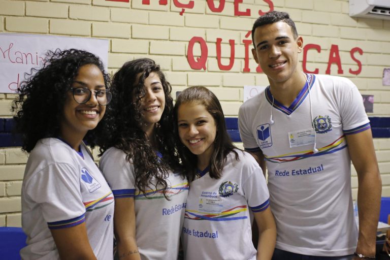 Feira de Ciências do Estadual transmite conhecimento em Surubim