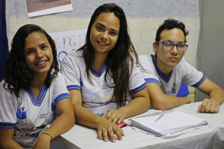 Feira de Ciências do Estadual transmite conhecimento em Surubim