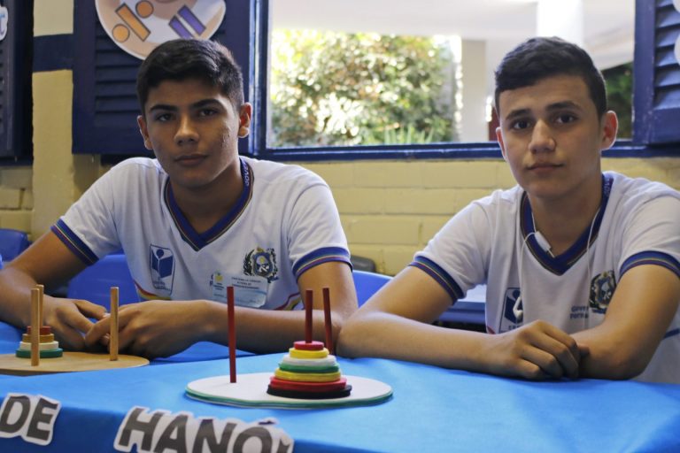 Feira de Ciências do Estadual transmite conhecimento em Surubim