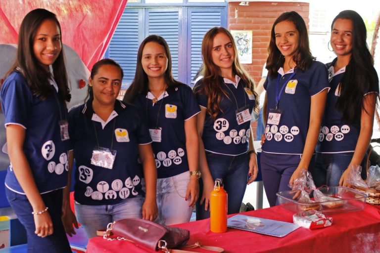 Feira de Ciências do Estadual transmite conhecimento em Surubim