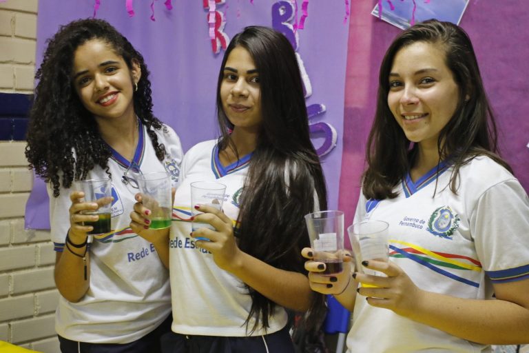 Feira de Ciências do Estadual transmite conhecimento em Surubim