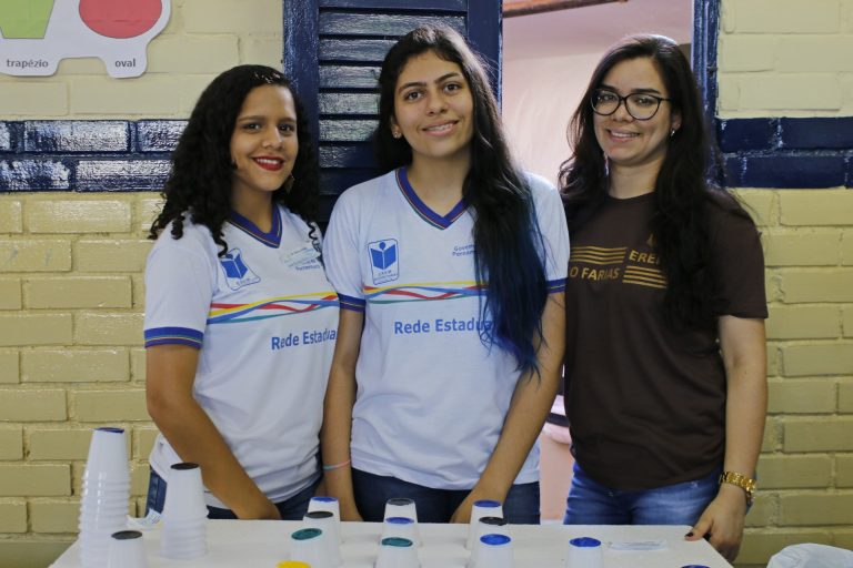Feira de Ciências do Estadual transmite conhecimento em Surubim