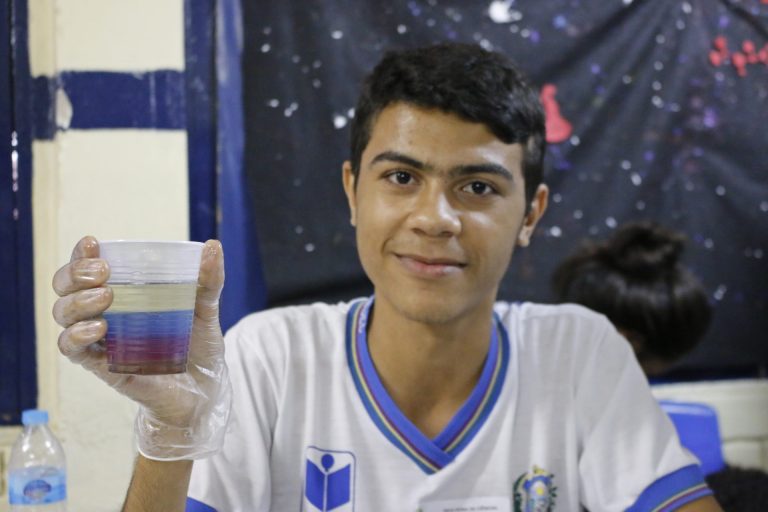 Feira de Ciências do Estadual transmite conhecimento em Surubim