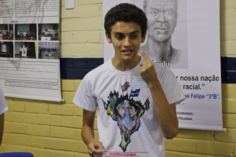 Feira de Ciências do Estadual transmite conhecimento em Surubim