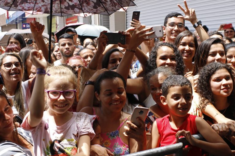 Evento de inauguração da loja Real Calçados em Surubim, com show de Devinho Novaes. | Foto: Lulu/Surubim News