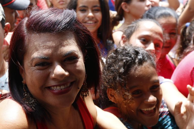 Evento de inauguração da loja Real Calçados em Surubim, com show de Devinho Novaes. | Foto: Lulu/Surubim News
