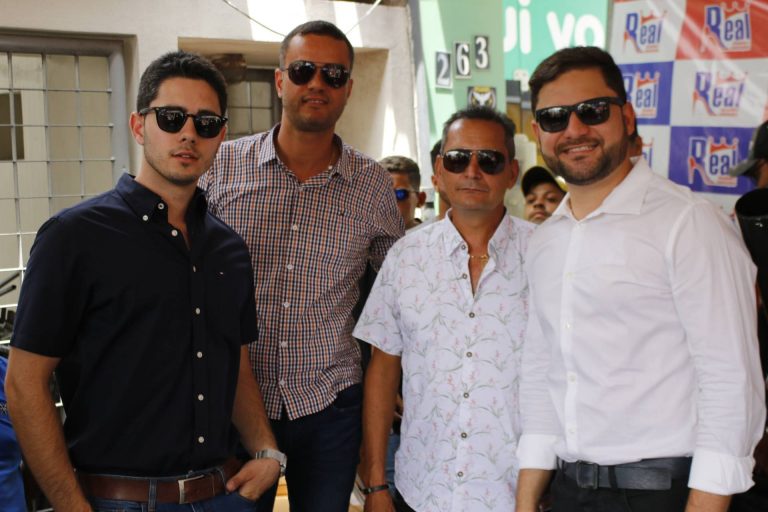 Evento de inauguração da loja Real Calçados em Surubim, com show de Devinho Novaes. | Foto: Lulu/Surubim News