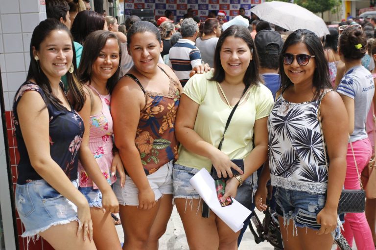 Evento de inauguração da loja Real Calçados em Surubim, com show de Devinho Novaes. | Foto: Lulu/Surubim News