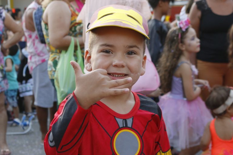 Polo infantil diverte criançada no Desfile das Virgens. | Foto: Lulu/Surubim News