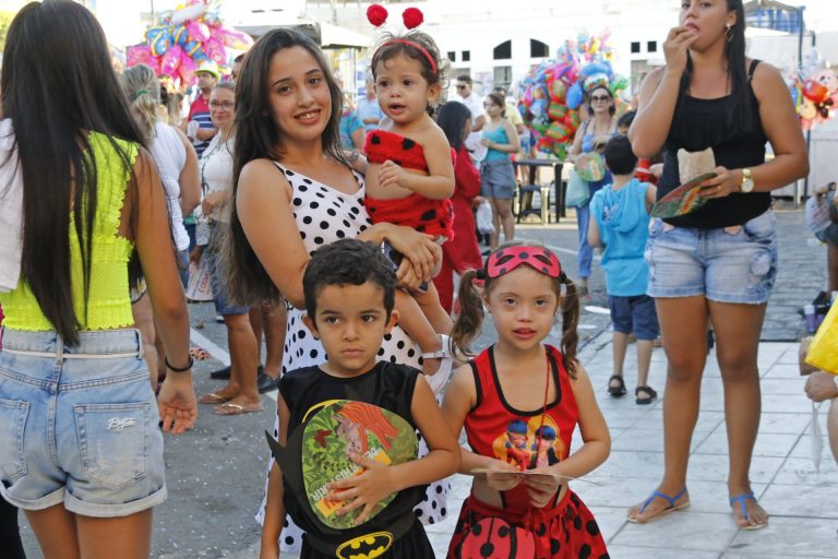 Polo infantil diverte criançada no Desfile das Virgens. | Foto: Lulu/Surubim News
