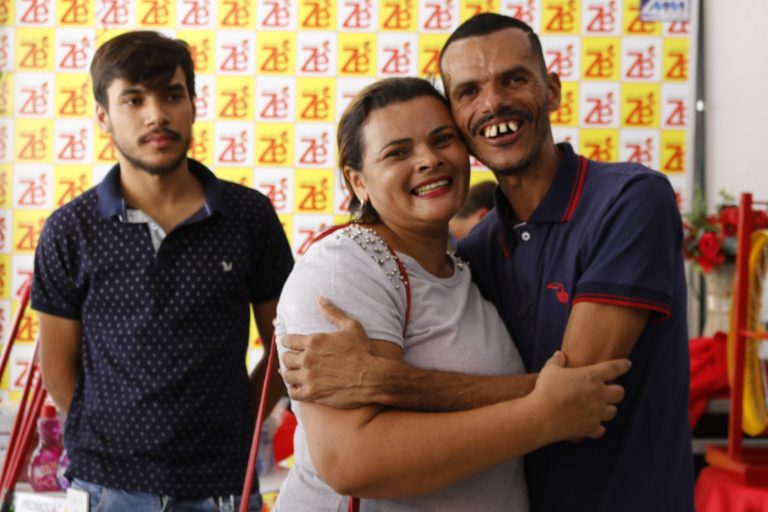 Dinho, o Papa-Capim, no Mercadão do Zé. | Foto: Lulu/Surubim News