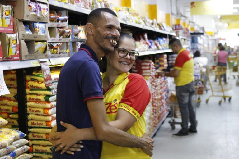 Dinho, o Papa-Capim, no Mercadão do Zé. | Foto: Lulu/Surubim News