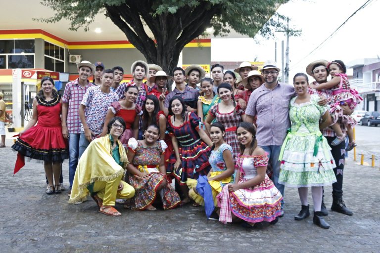 Primeira edição do Arrasta Zé, promovido por José Assis e Meirilane França. | Foto: Lulu/Surubim News