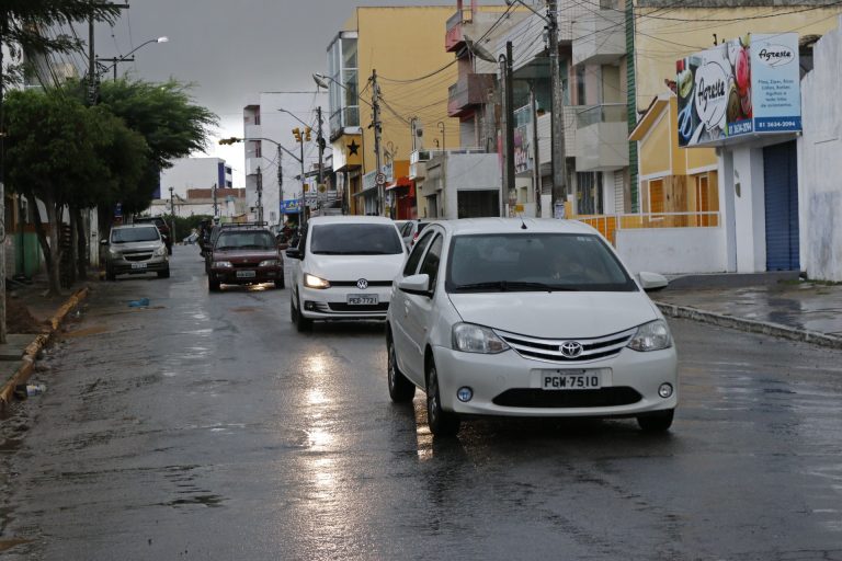 Surubim durante chuvas de julho. | Foto: Lulu/Surubim News