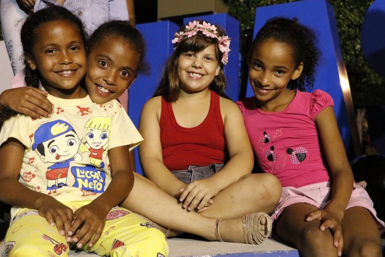 Ação solidária na Praça Mãe Rainha, Casinhas. | Foto: Lulu/Surubim News