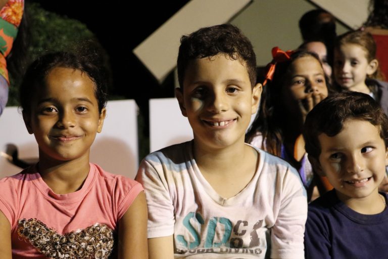 Ação solidária na Praça Mãe Rainha, Casinhas. | Foto: Lulu/Surubim News